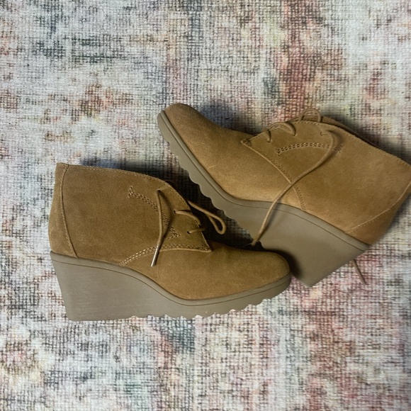 FL Heeled Loafer Hipster Hippie Artsy Chic Glam Party Modern Wedge Heels Boots - Picture 3 of 6